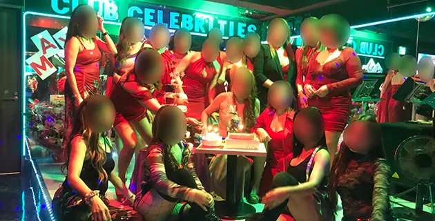 東京都江戸川区西小岩のフィリピンパブ Celebrities（セレブリティース）キャスト集合写真